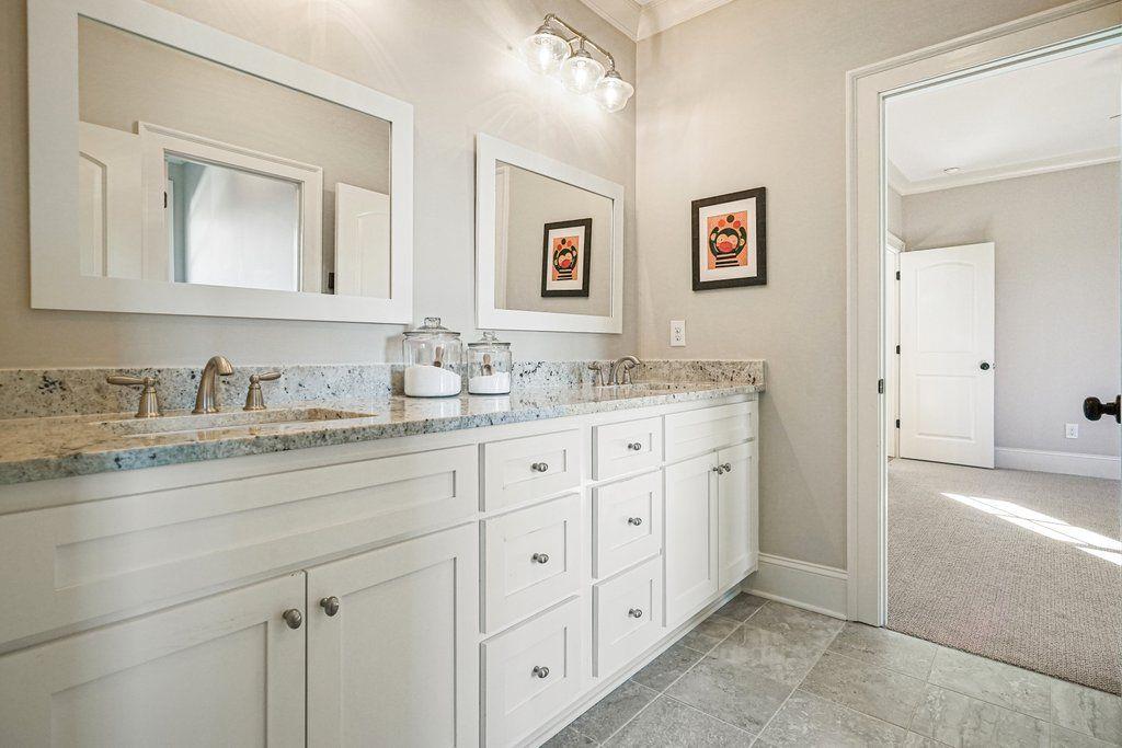 840 Greymont Circle NW