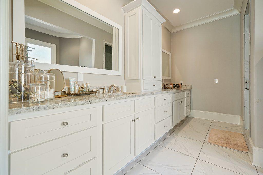 840 Greymont Circle NW