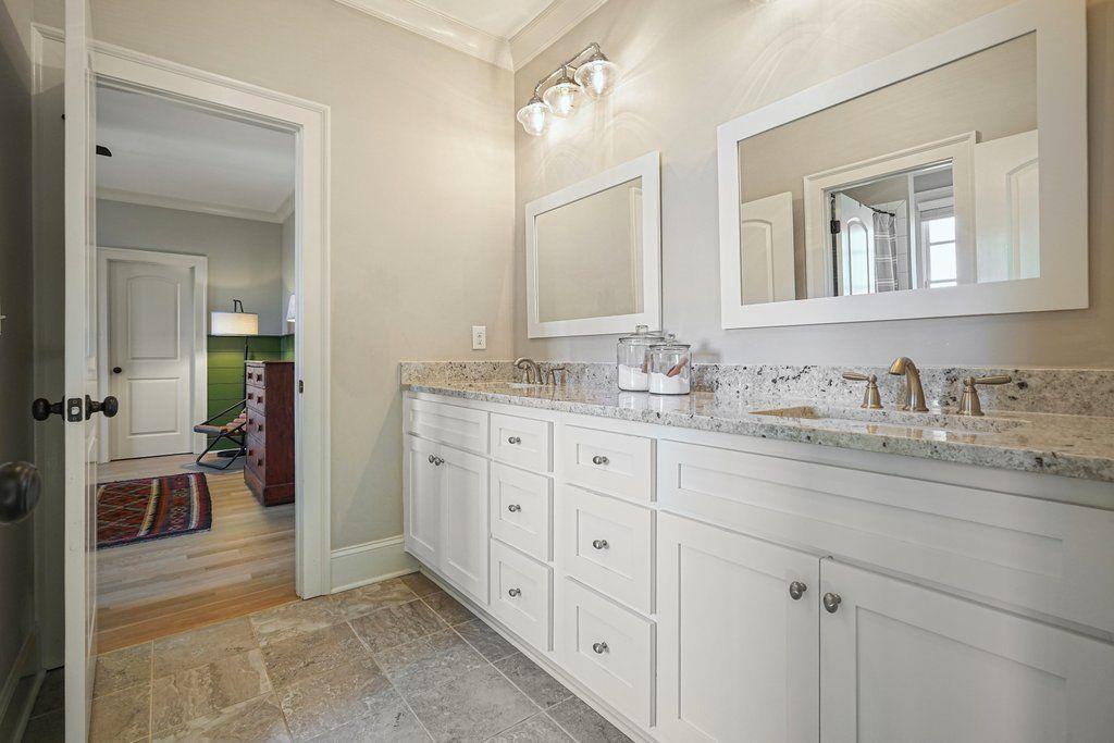 840 Greymont Circle NW