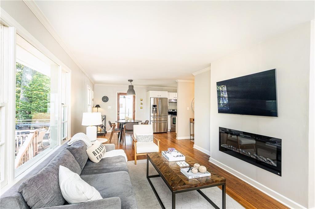 1295 Lindenwood Lane NE