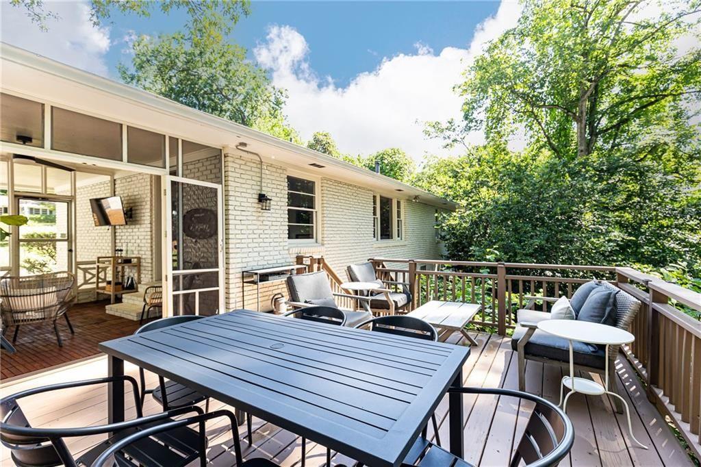 1295 Lindenwood Lane NE