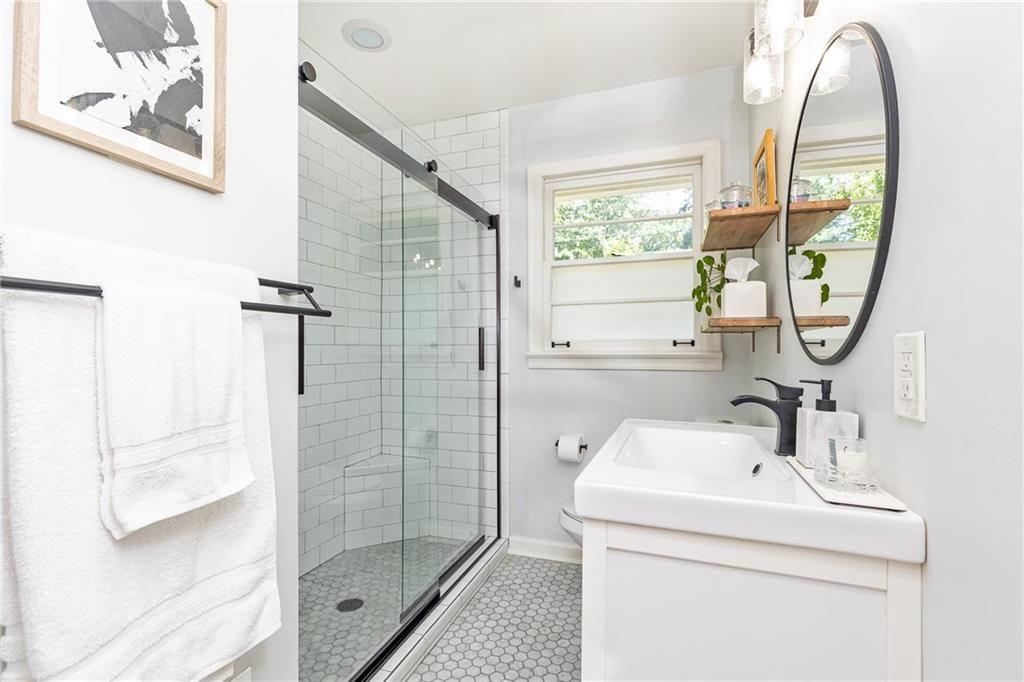 1295 Lindenwood Lane NE