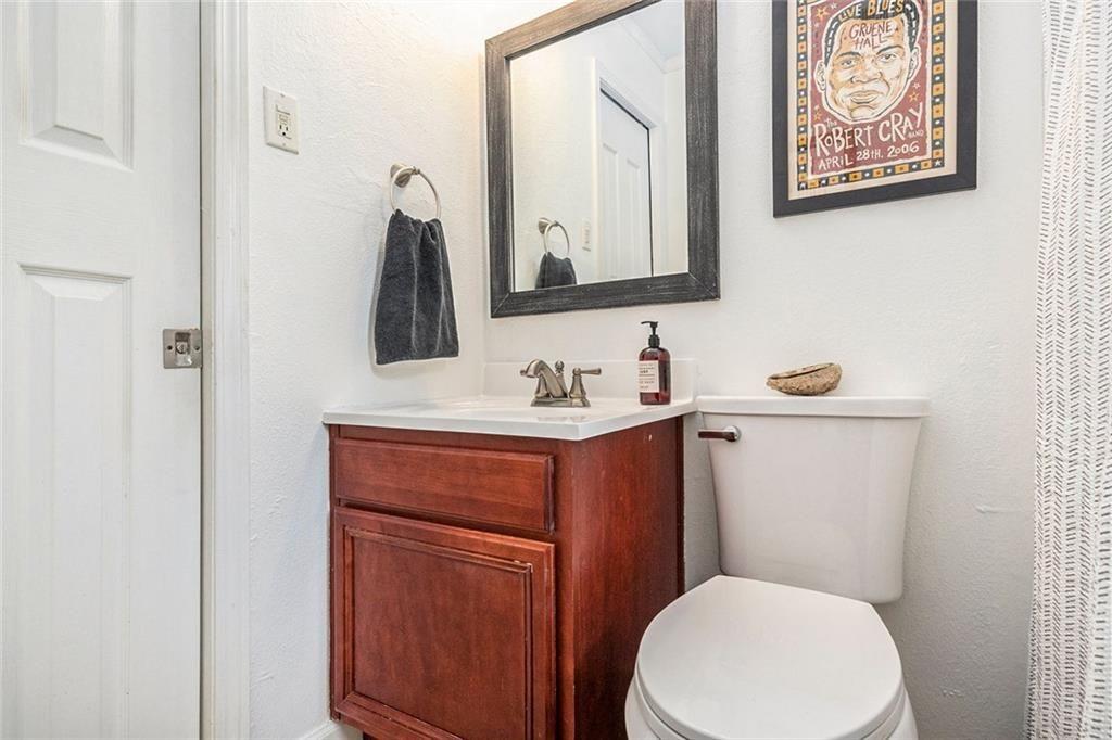 6940 Roswell Road Unit 16B