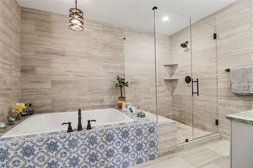 1735 Peachtree Street NE Unit 216