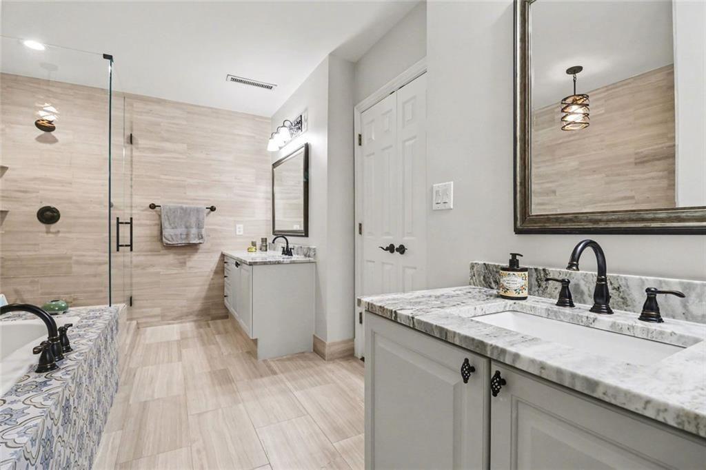 1735 Peachtree Street NE Unit 216