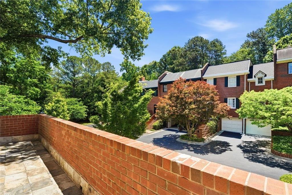 425 Jefferson Circle NE