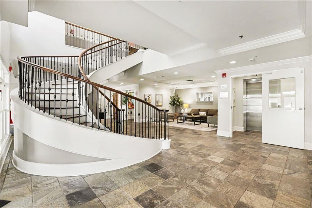 560 Dutch Valley Road NE Unit 2305