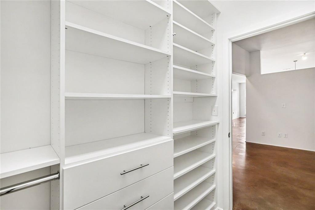 560 Dutch Valley Road NE Unit 2305