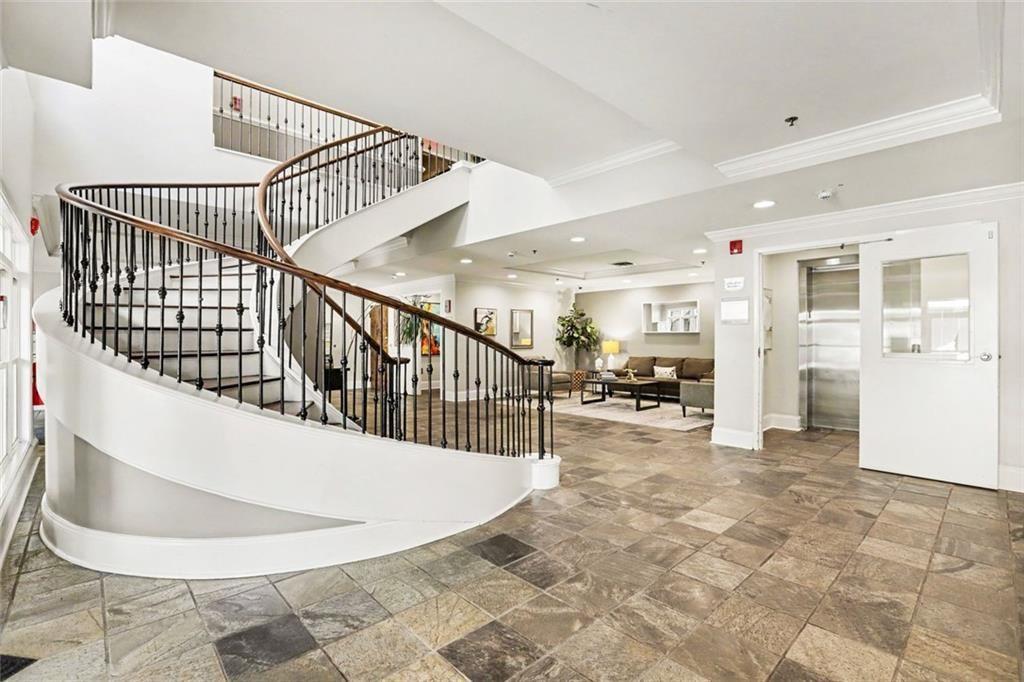 560 Dutch Valley Road NE Unit 2305