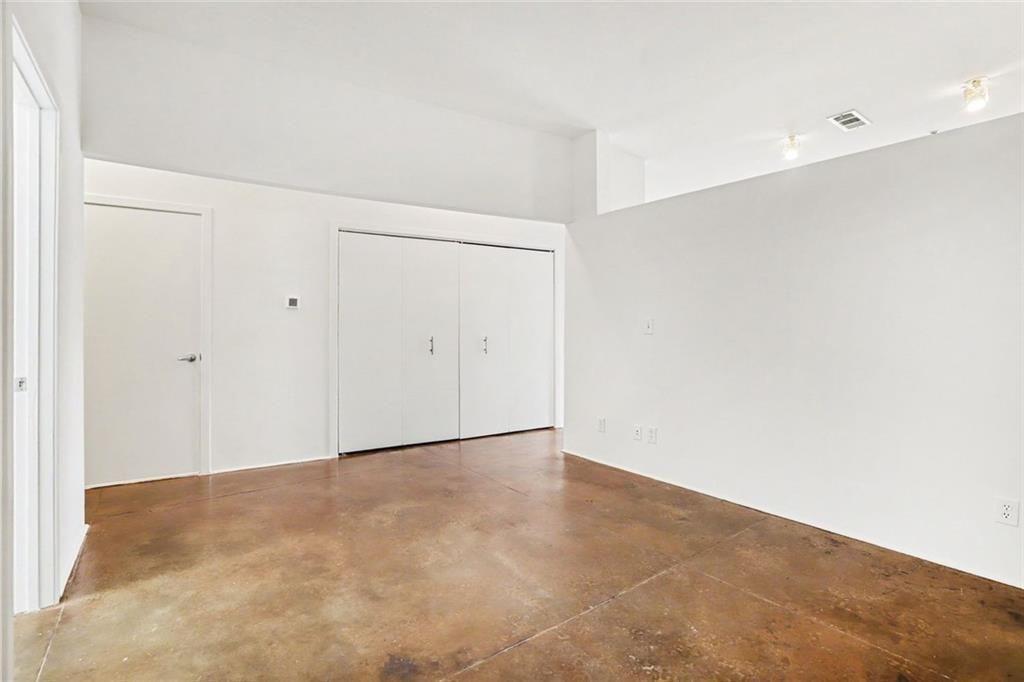 560 Dutch Valley Road NE Unit 2305