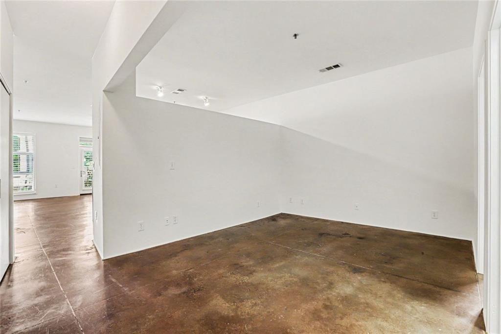 560 Dutch Valley Road NE Unit 2305