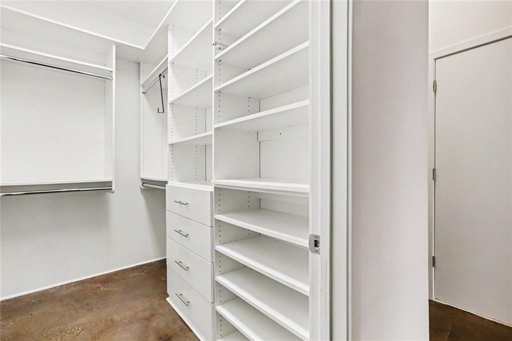 560 Dutch Valley Road NE Unit 2305