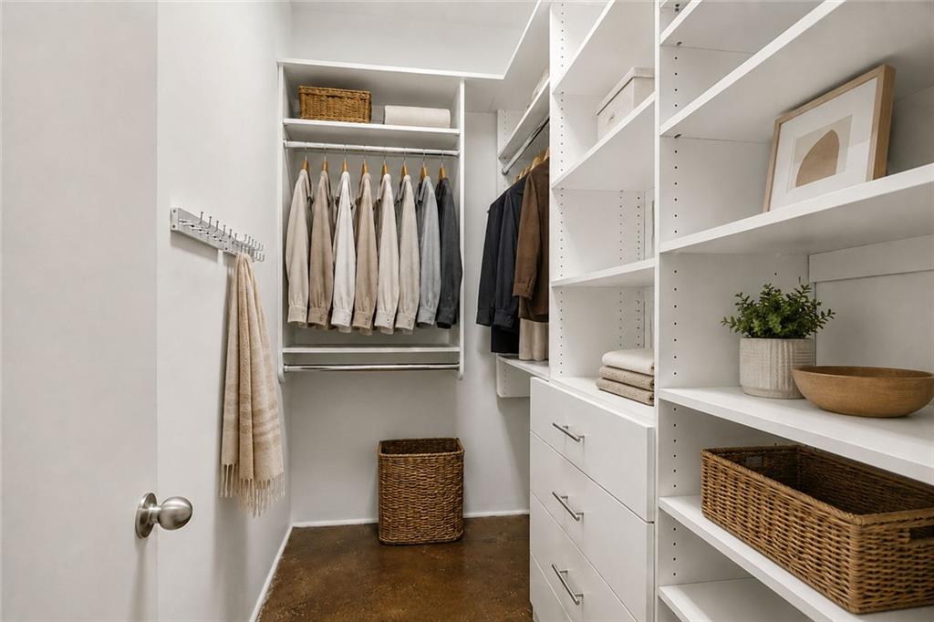 560 Dutch Valley Road NE Unit 2305