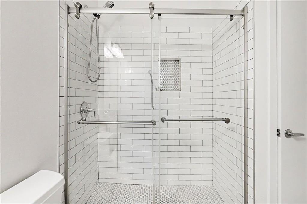 560 Dutch Valley Road NE Unit 2305