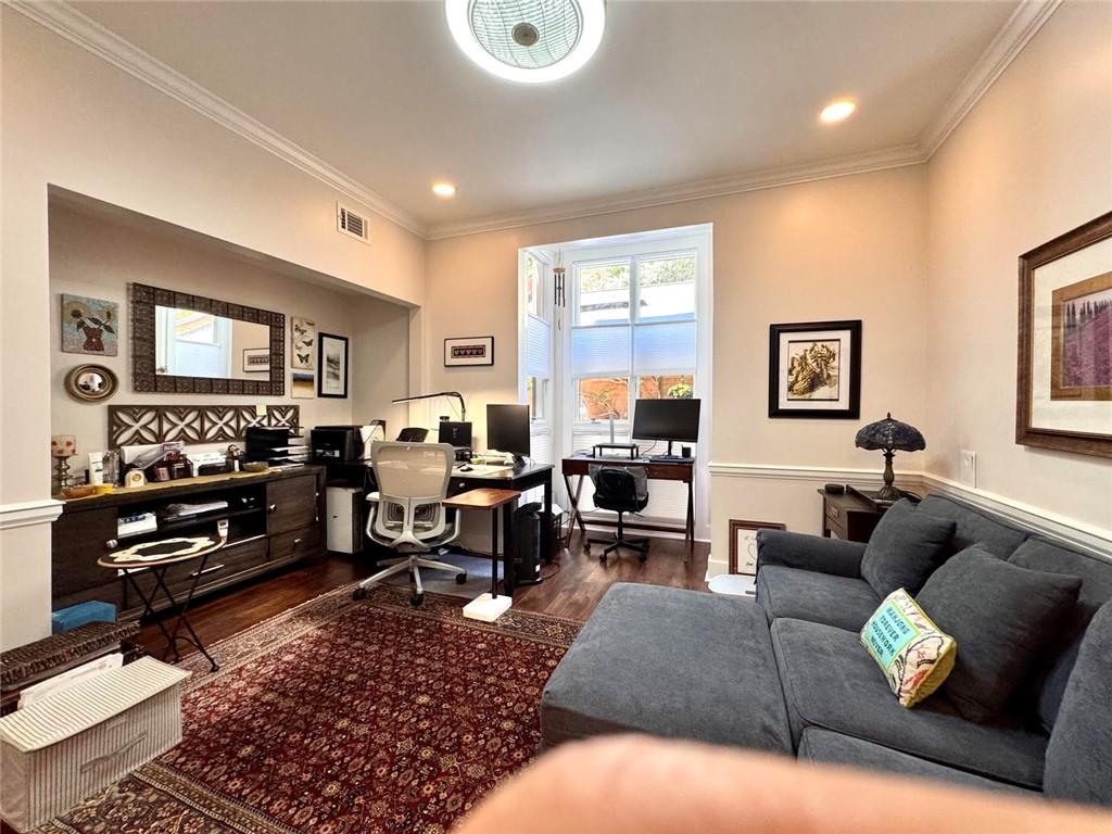 17 Willow Glen NE