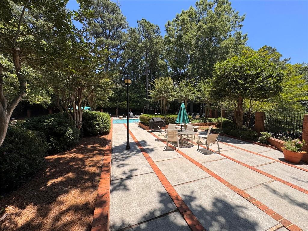 17 Willow Glen NE