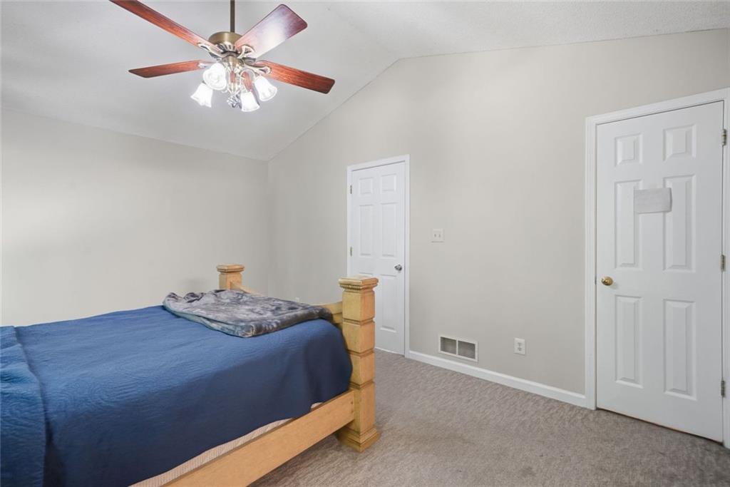 3513 Robin Lane