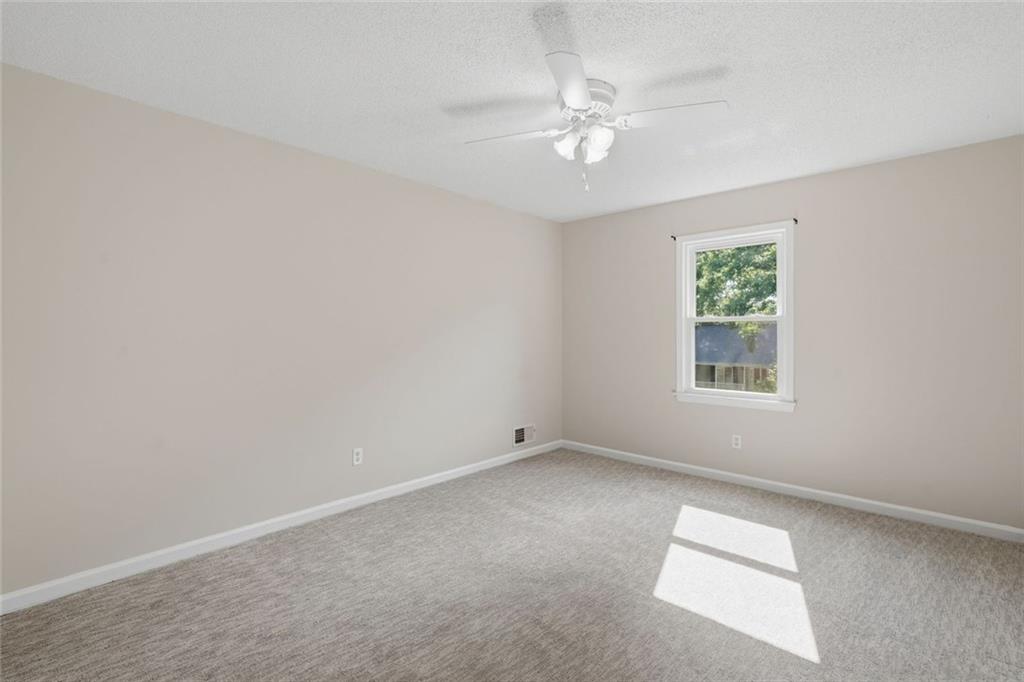 3513 Robin Lane