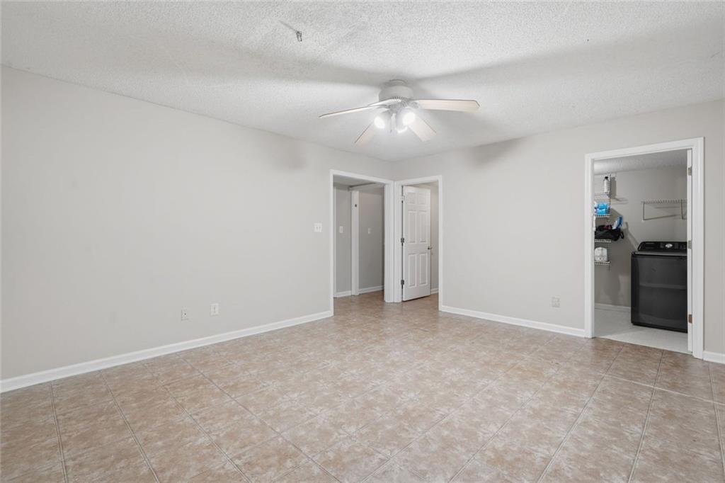 3513 Robin Lane