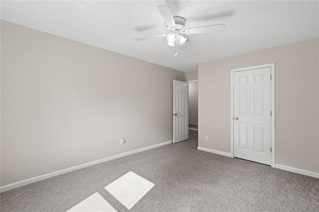3513 Robin Lane