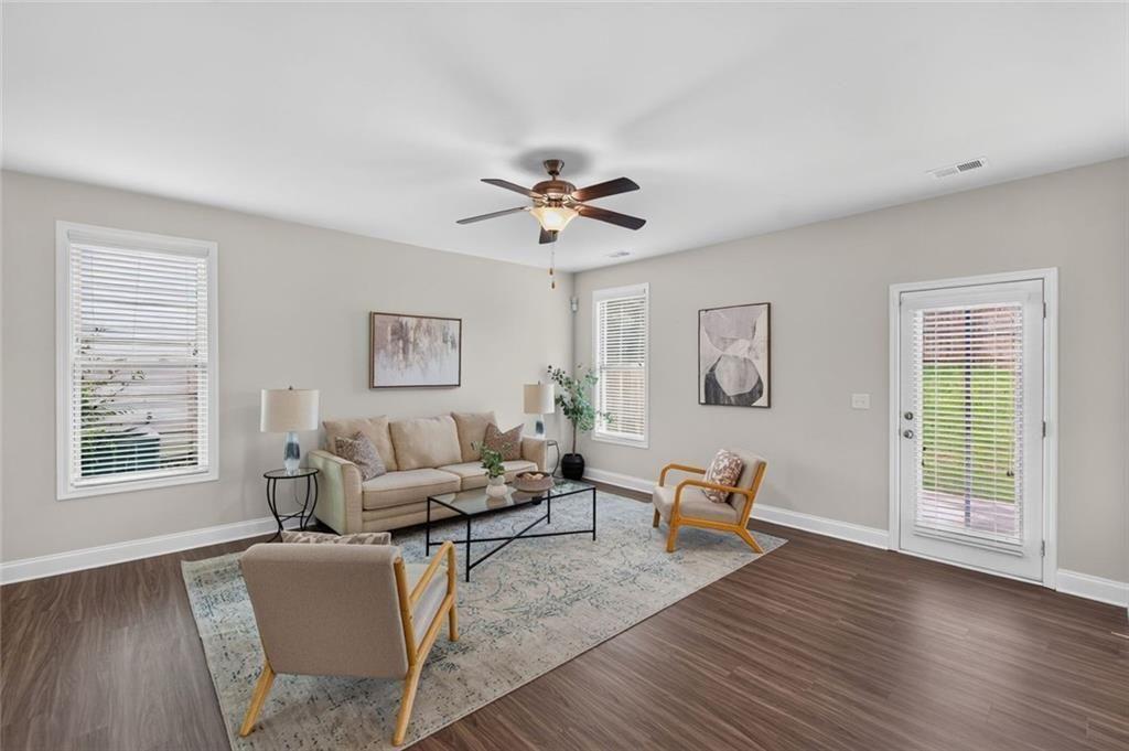 102 Edgeview Court
