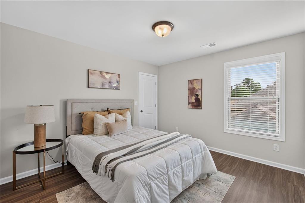 102 Edgeview Court