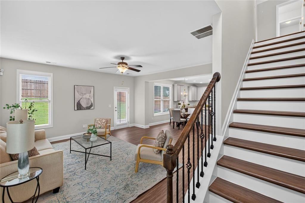 102 Edgeview Court