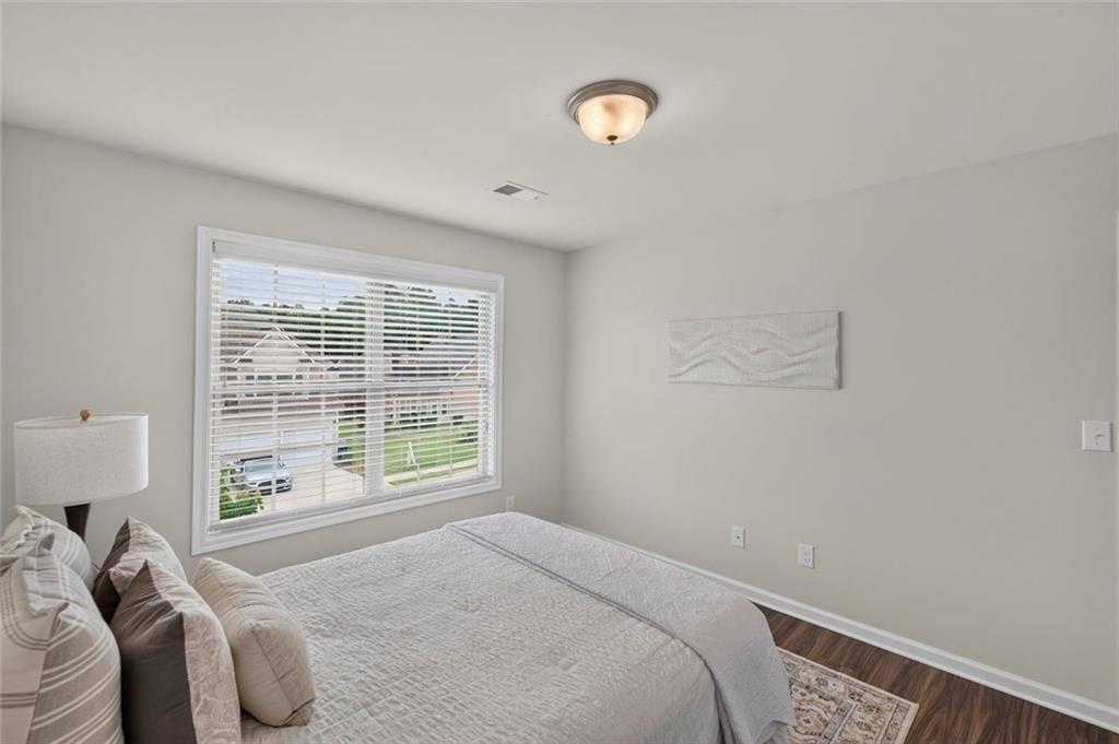 102 Edgeview Court