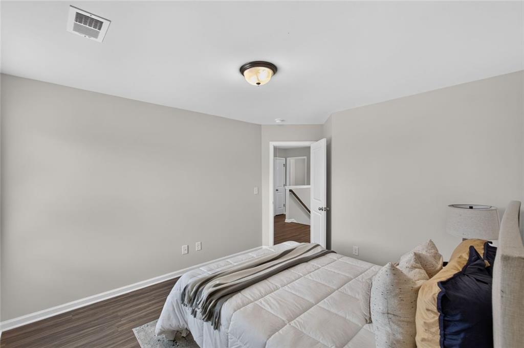 102 Edgeview Court