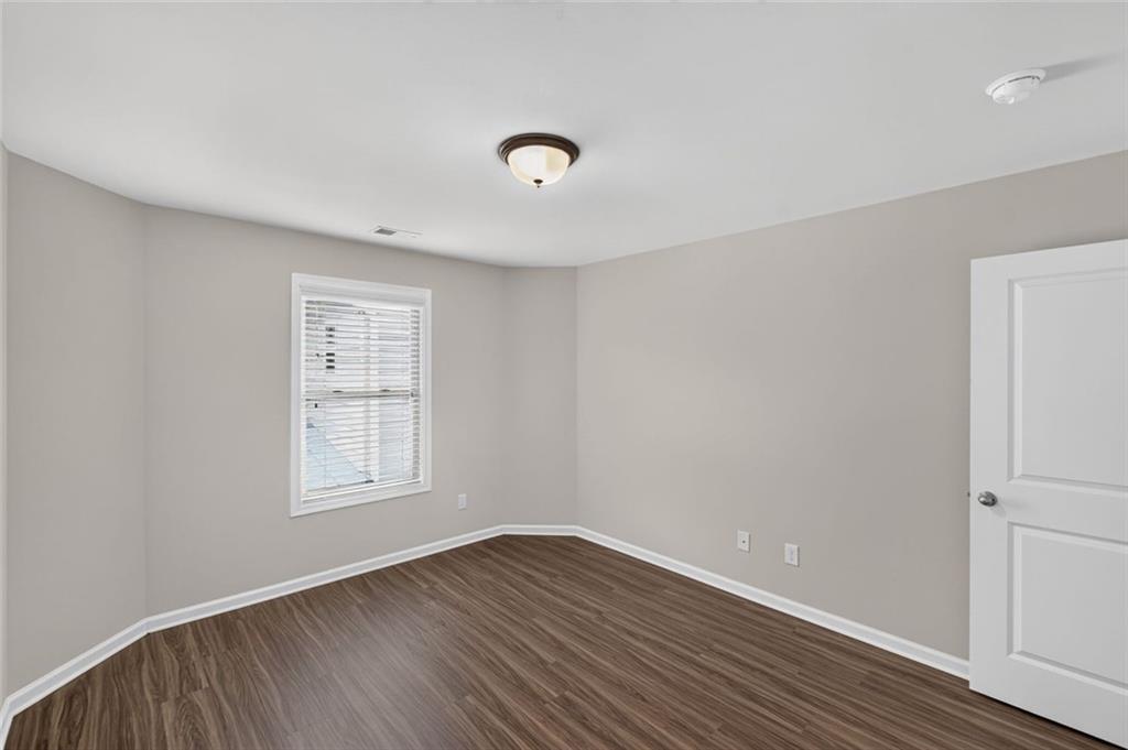 102 Edgeview Court