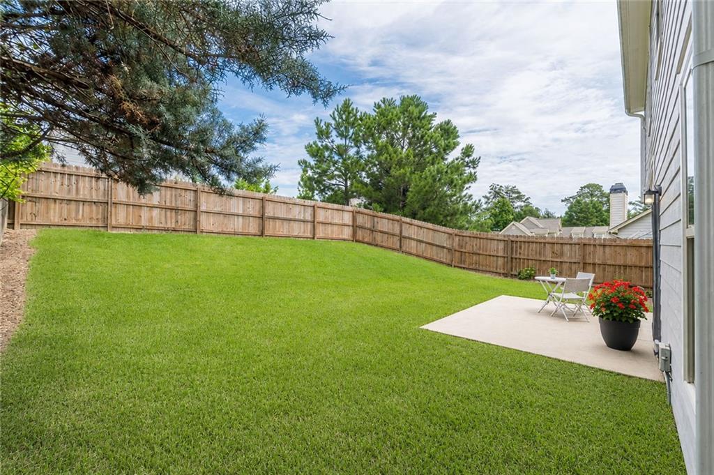 102 Edgeview Court