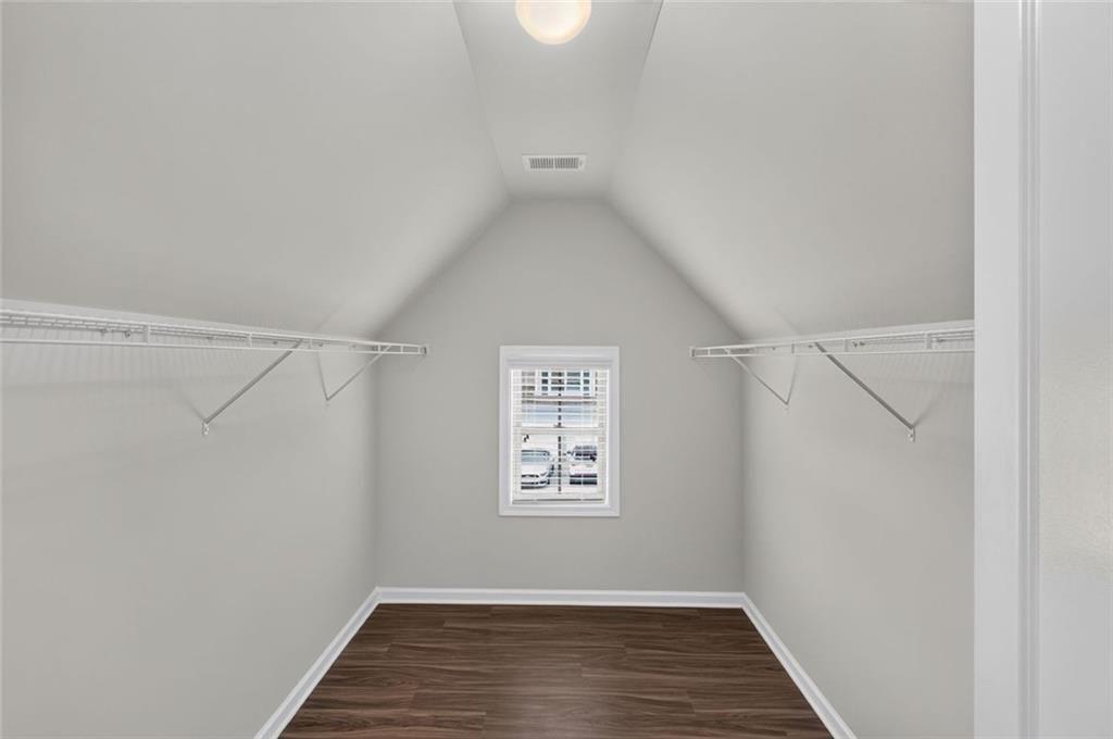 102 Edgeview Court