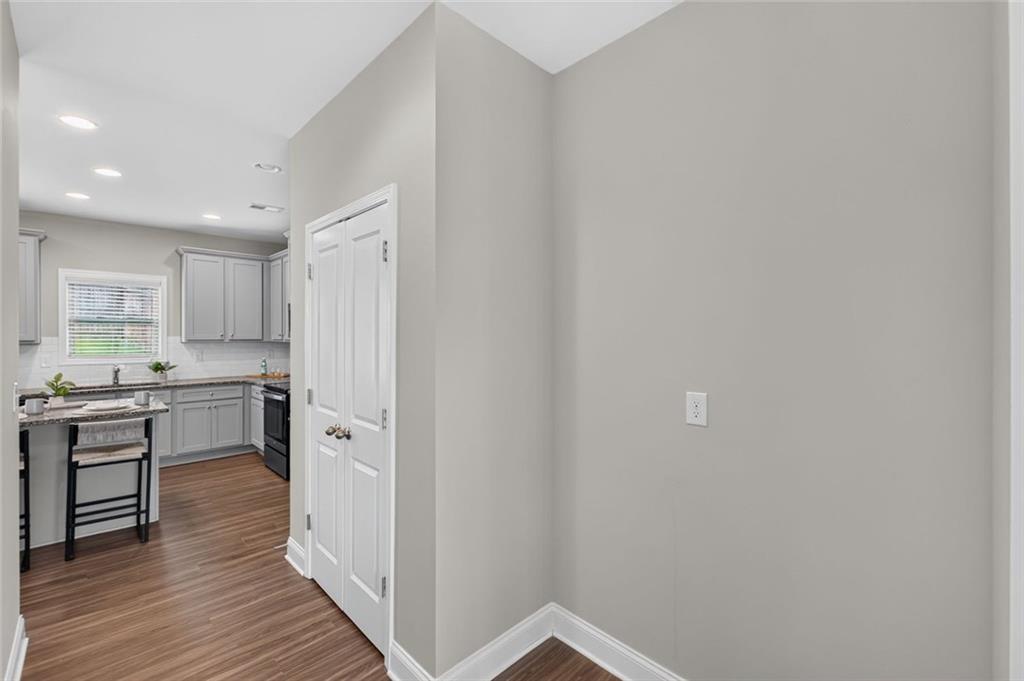102 Edgeview Court