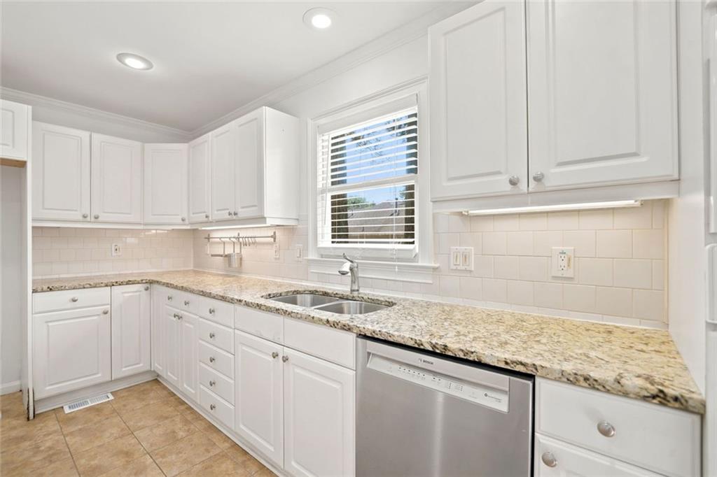 1632 Oakwood Court