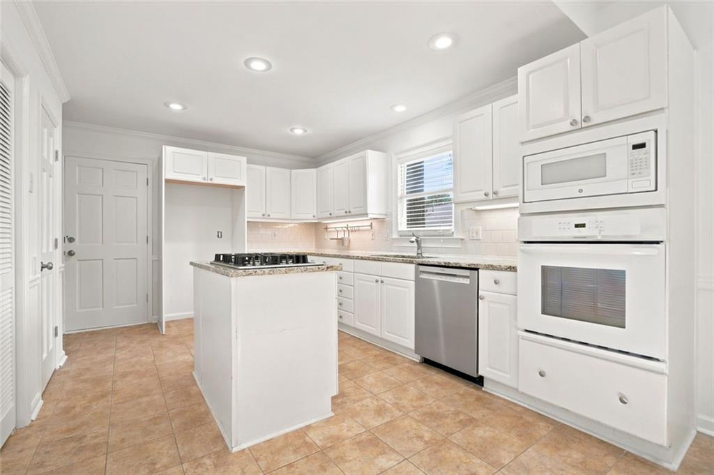 1632 Oakwood Court