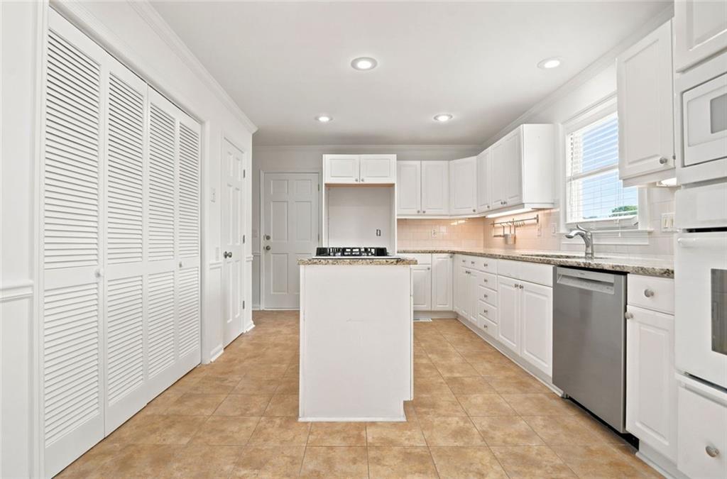 1632 Oakwood Court