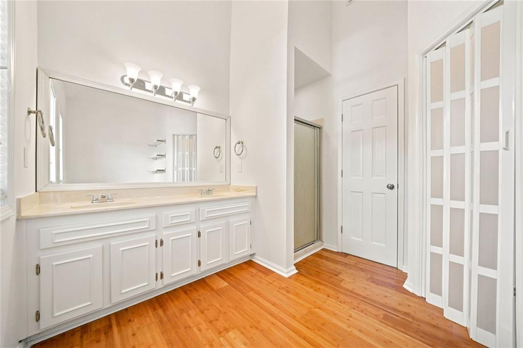 1632 Oakwood Court