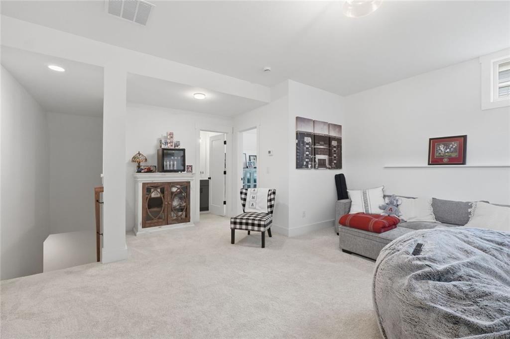 2010 Cottonwood Lane