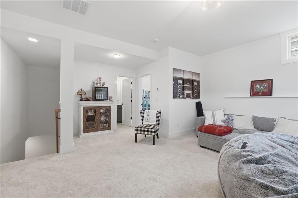 2010 Cottonwood Lane
