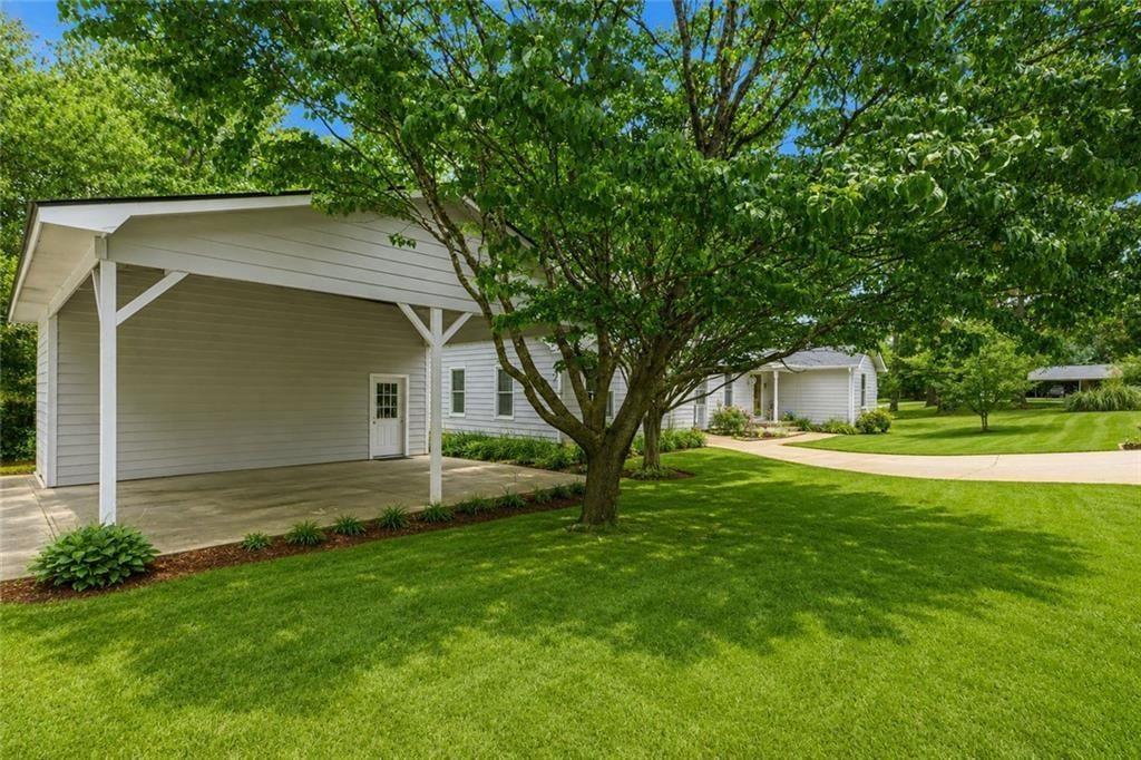 6 Bluebird Lane