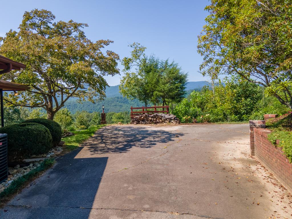 380 Ledford Dr