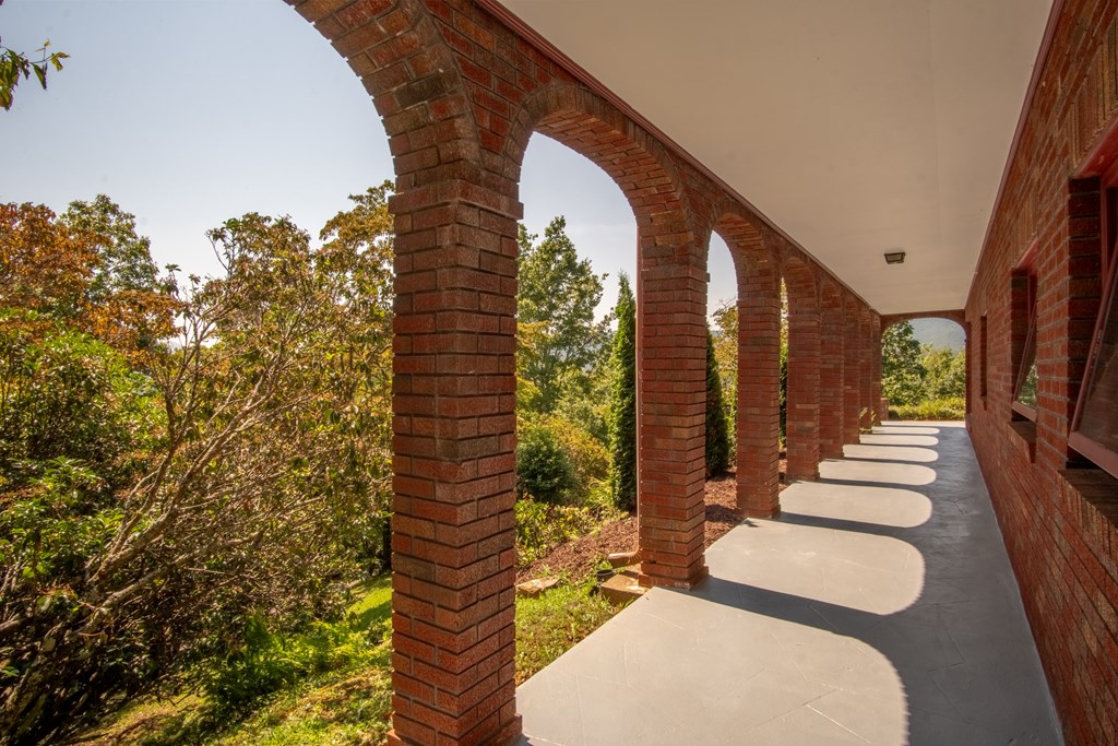 380 Ledford Dr