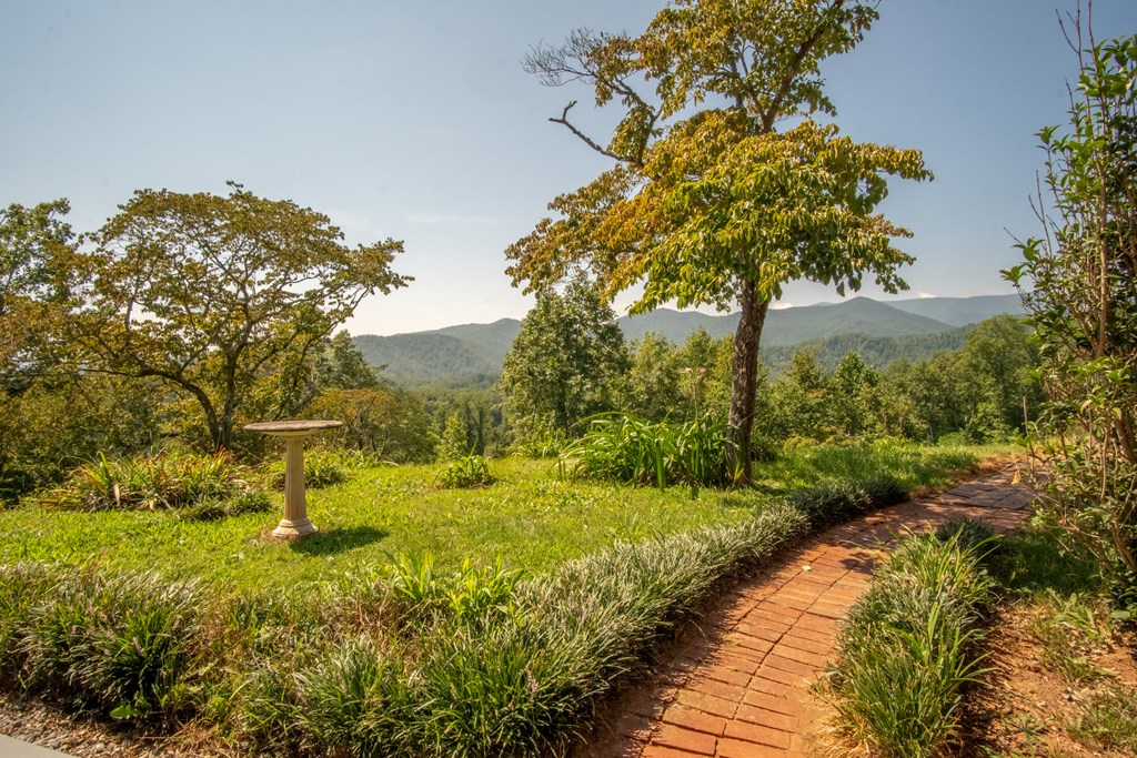 380 Ledford Dr