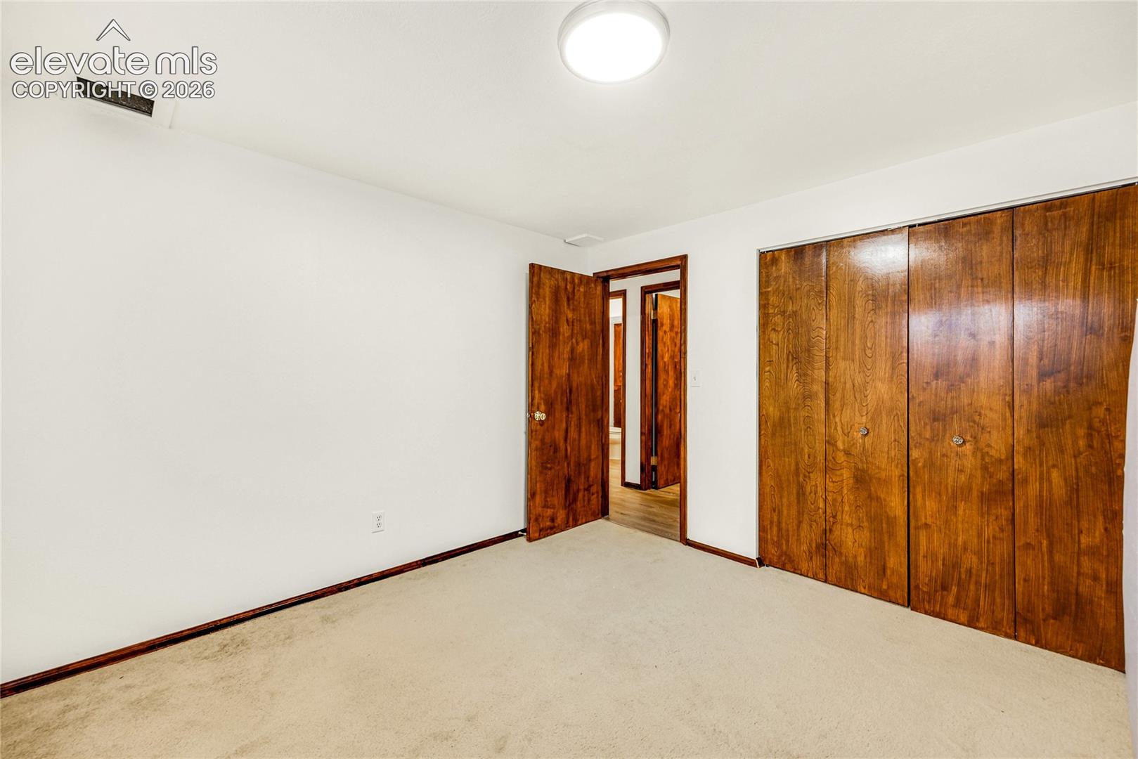 3433 Oak Creek Drive