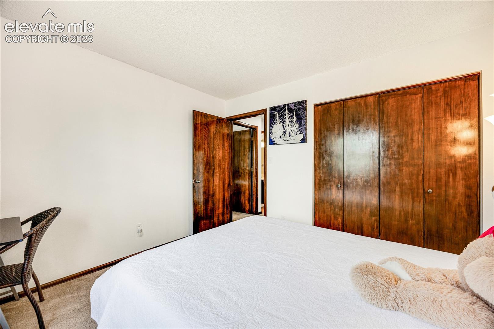 3433 Oak Creek Drive