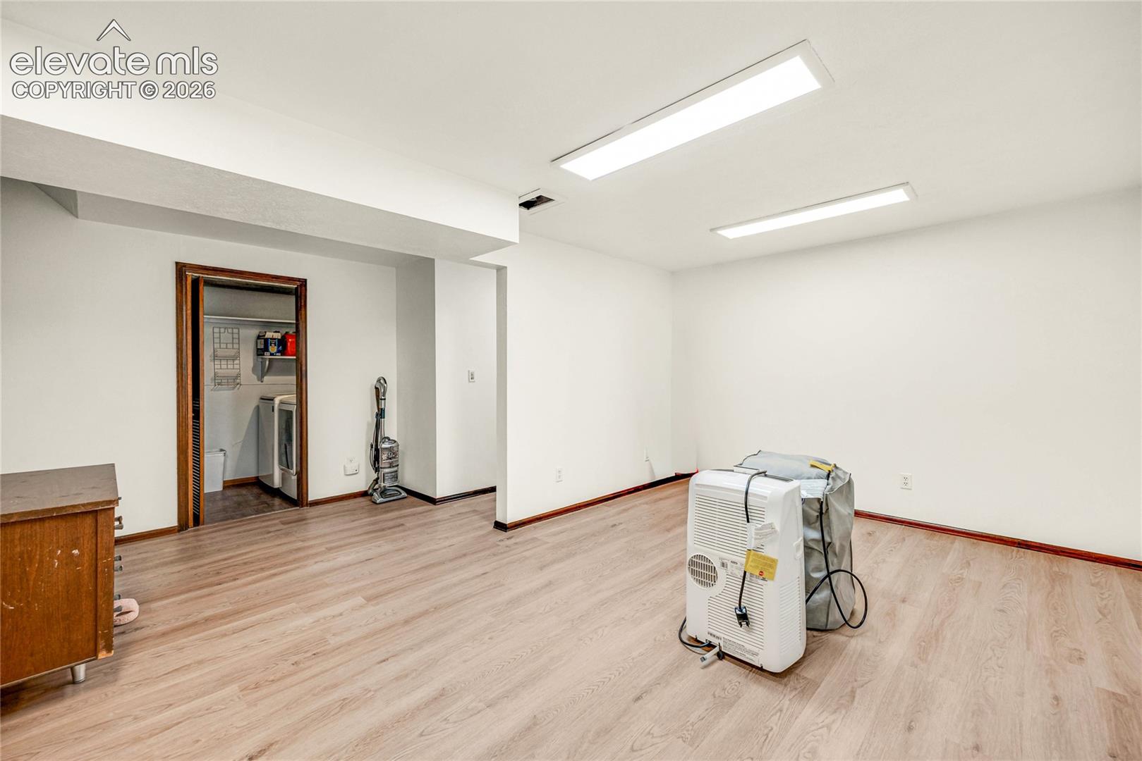 3433 Oak Creek Drive