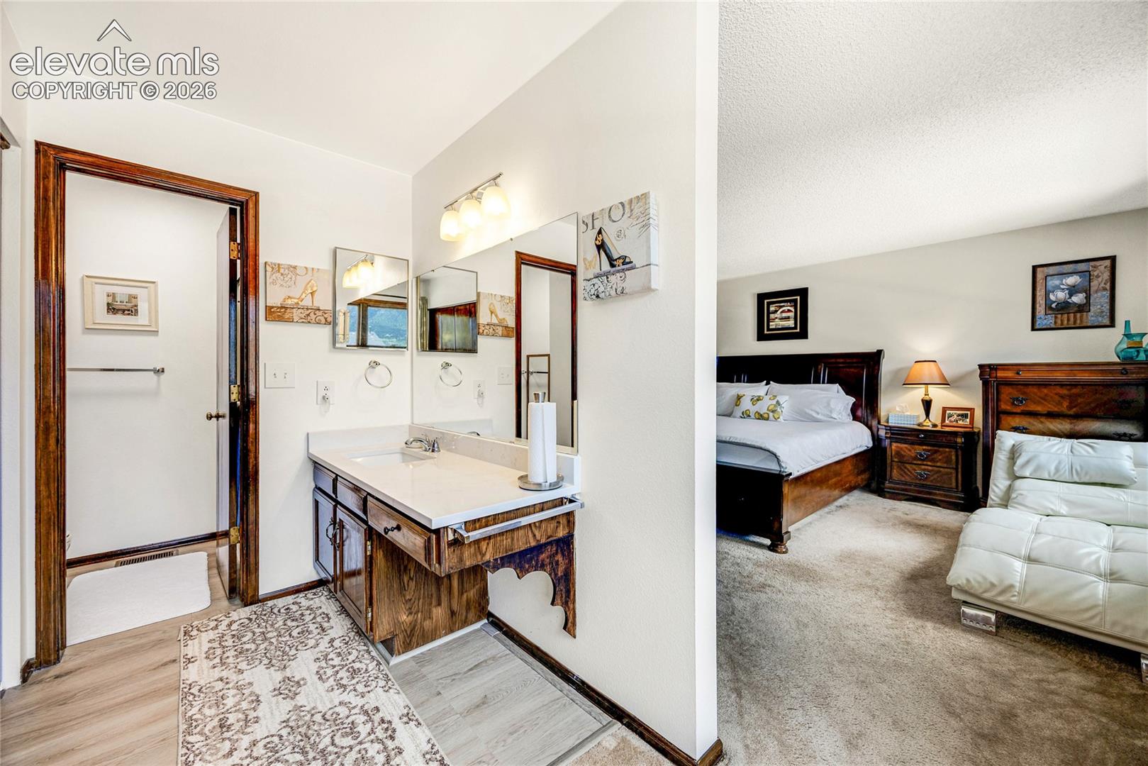 3433 Oak Creek Drive