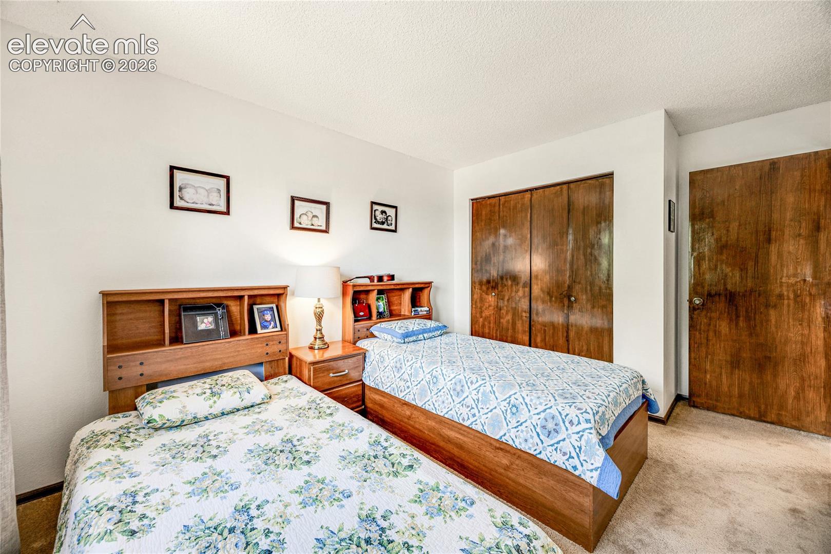 3433 Oak Creek Drive