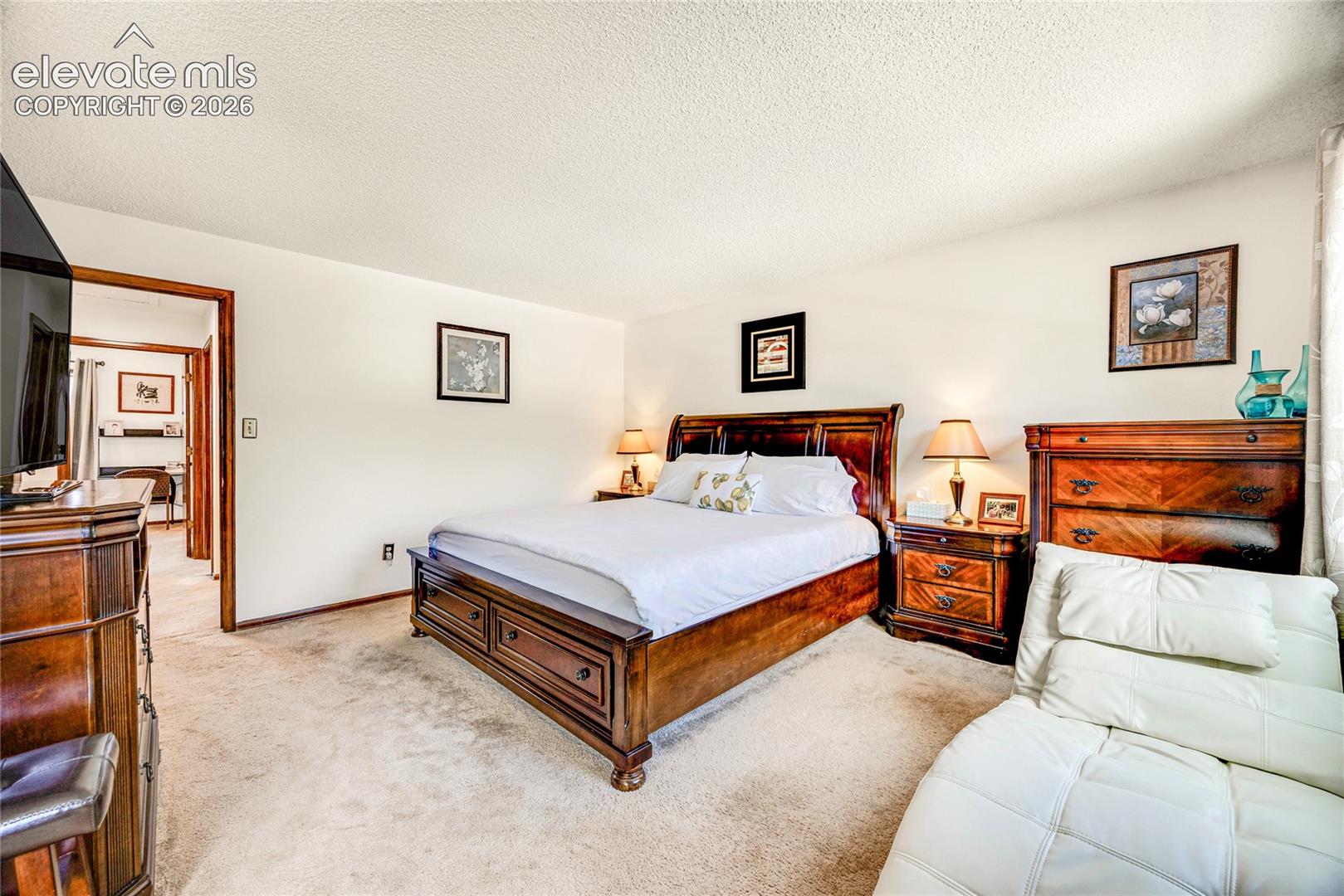 3433 Oak Creek Drive