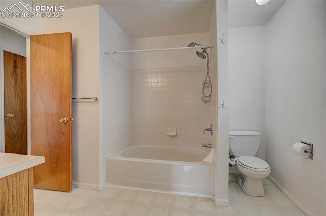 4550 Witches Hollow Lane